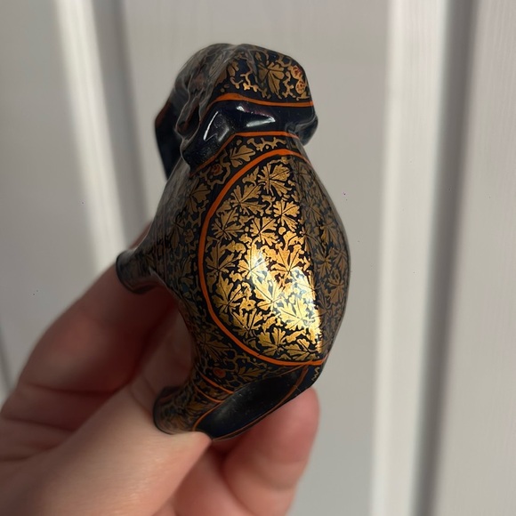 Handcrafted Black and Gold Elephant Figurine from India - Picture 4 of 4